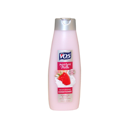 Moisture Milks Strawberries & Cream Conditioner Moisture Milks Strawberries & Cream Conditioner