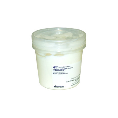 Love Lovely Curl Enhnacing Conditioner for Wavy & Curly Hair Love Lovely Curl Enhnacing Conditioner for Wavy & Curly Hair
